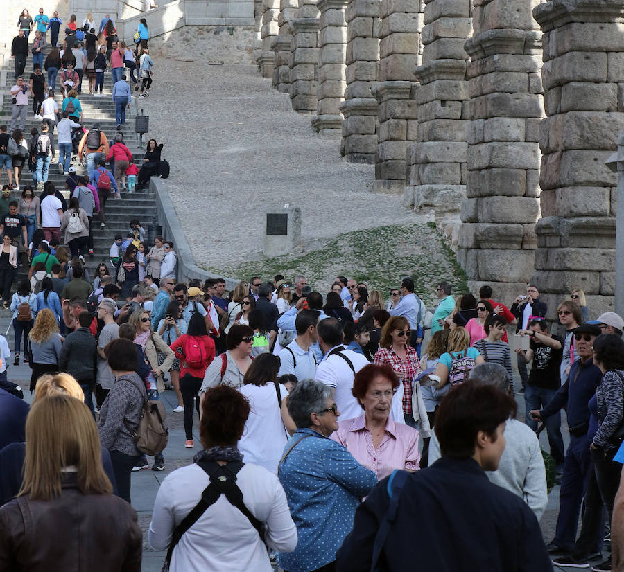 Los turistas llenan Segovia durante el Viernes y el Sábado Santo