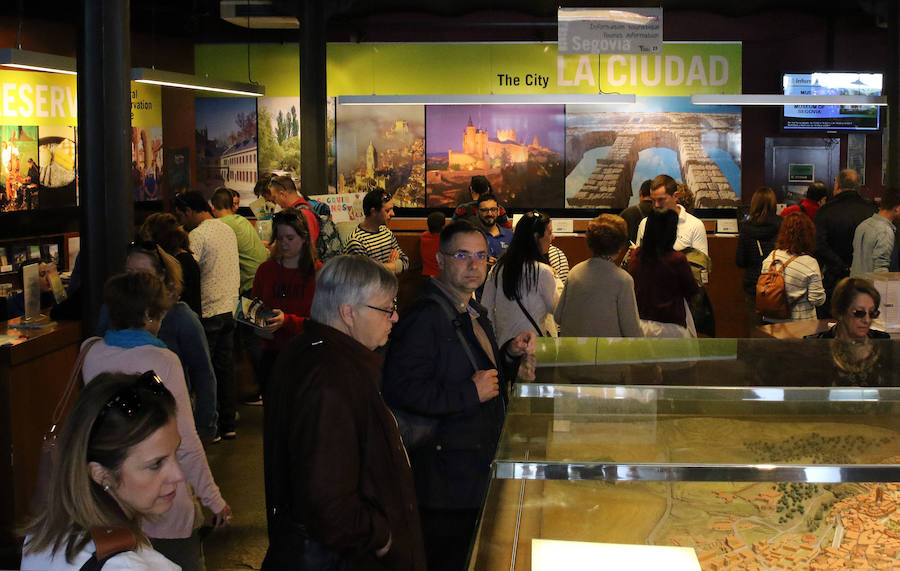 Los turistas llenan Segovia durante el Viernes y el Sábado Santo