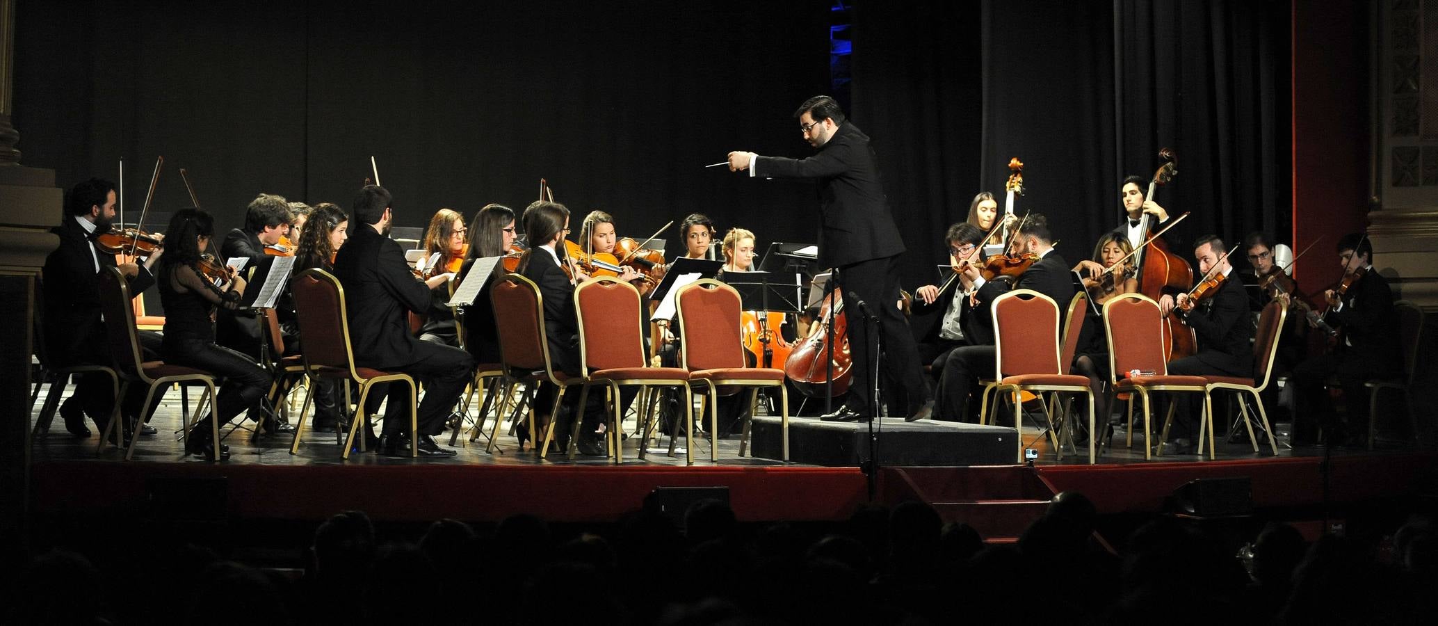 La Orquesta Filarmónica de Valladolid en el &#039;Réquiem en Re menor&#039; de Mozart, en el Teatro Carrión