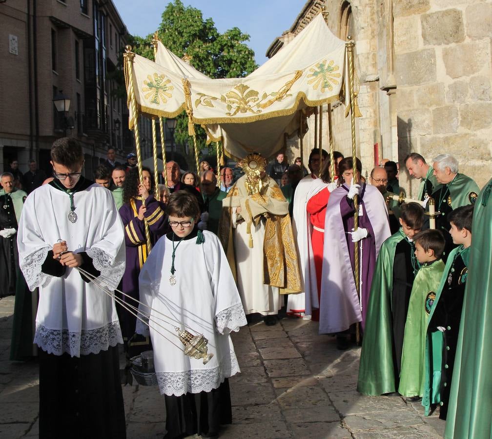 El Rompimineto del Velo pone fin a la Semana Santa palentina