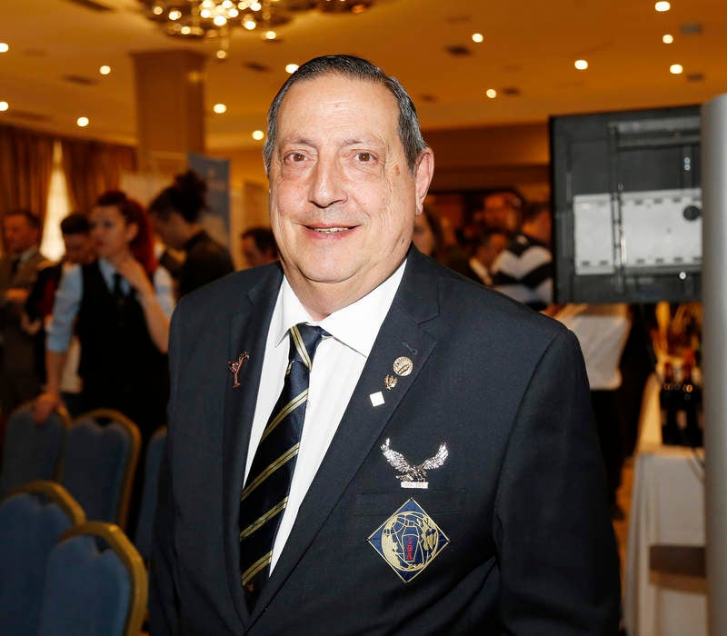 Exhibiciones y clases prácticas sobre la elaboración de cócteles y combinados en el Hotel Castilla Vieja de Palencia