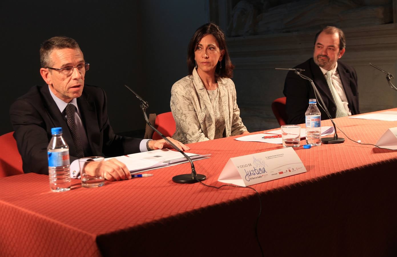 La magistrada de la Audiencia de Madrid, María Felisa Herrero, y el presidente de la Audiencia de Segovia, Ignacio Pando, en el V Ciclo de Justicia de El Norte de Castilla-Santander