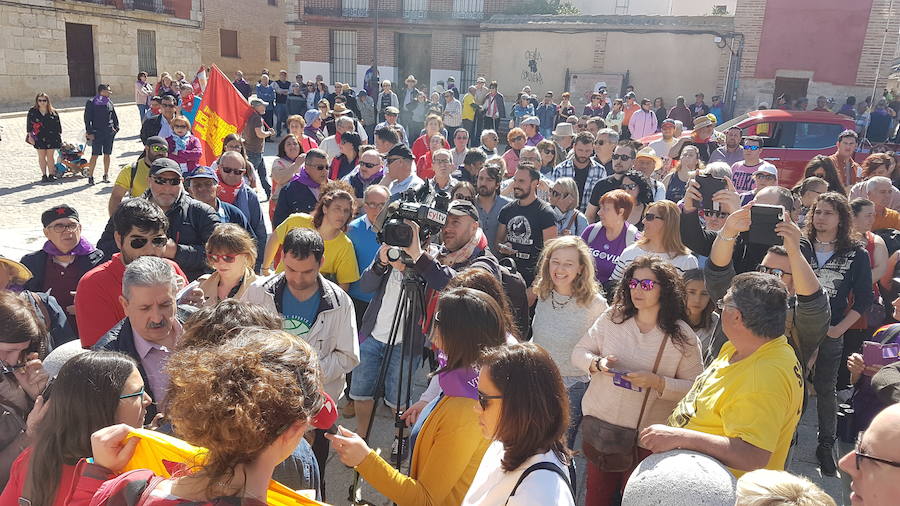 Intervenciones ante el monolito de Villalar de los Comuneros