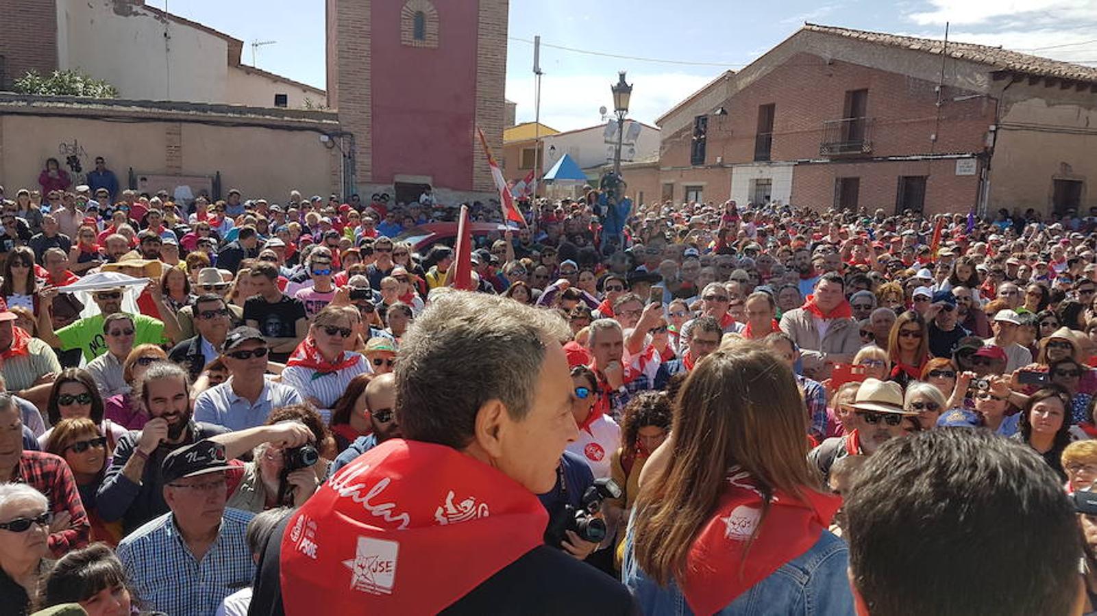 Intervenciones ante el monolito de Villalar de los Comuneros