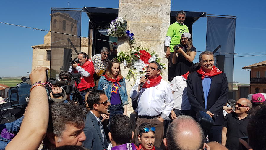 Intervenciones ante el monolito de Villalar de los Comuneros