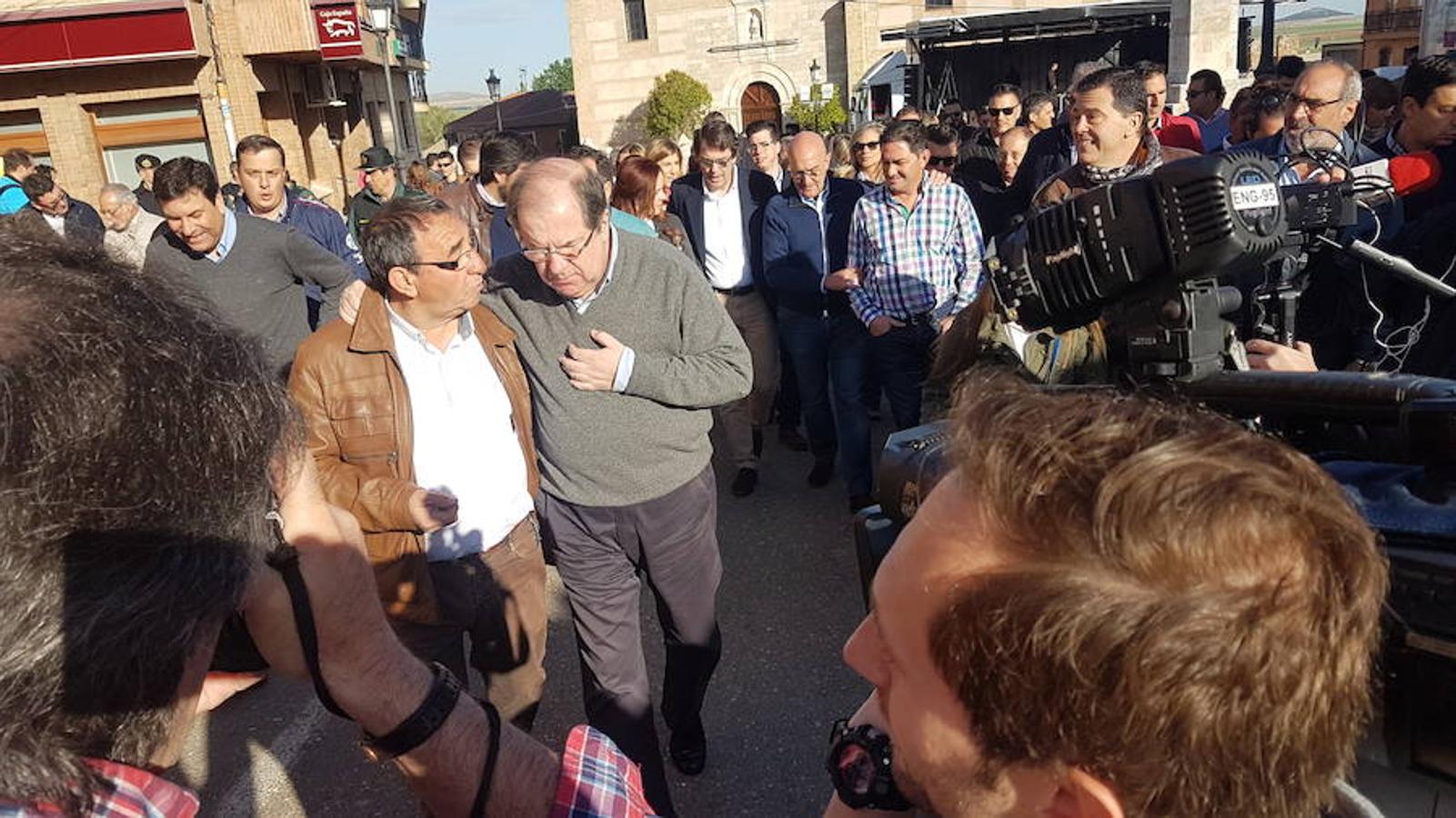 Personalidades del mundo de la política y la sociedad en la Fiesta de Villalar