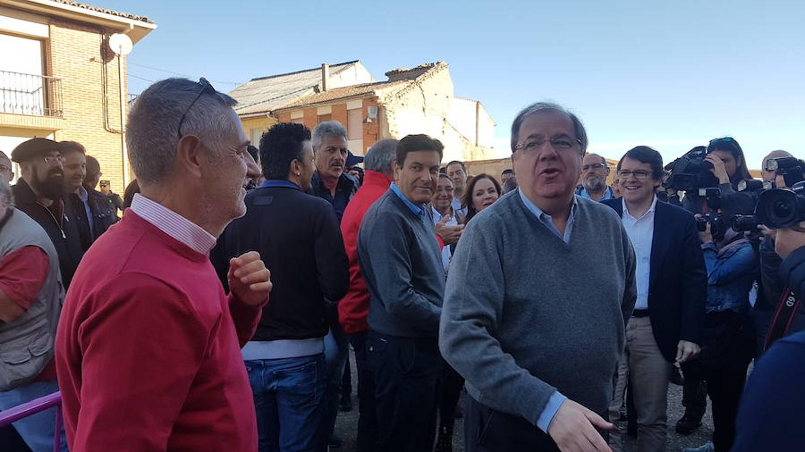 Personalidades del mundo de la política y la sociedad en la Fiesta de Villalar