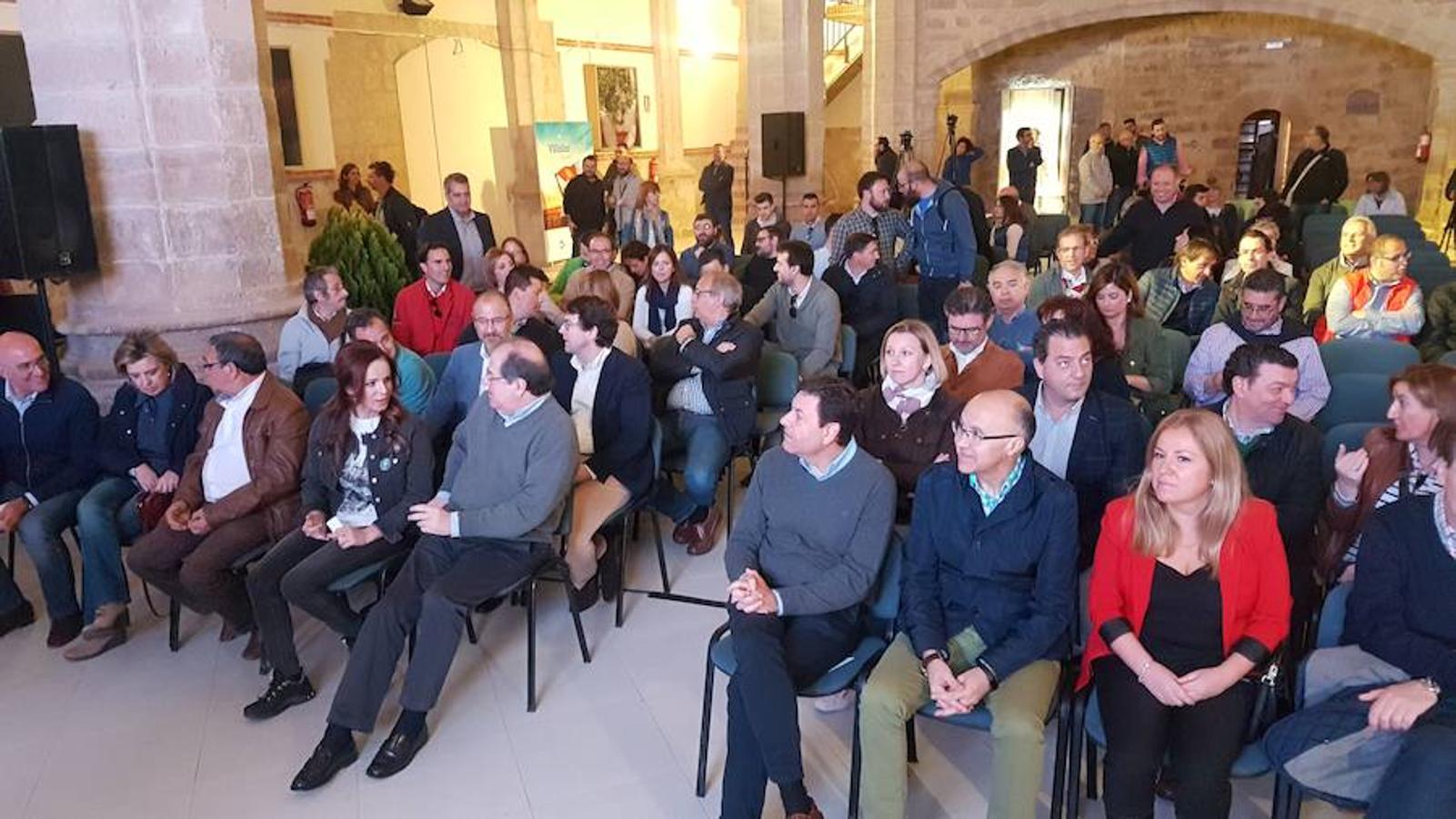 Personalidades del mundo de la política y la sociedad en la Fiesta de Villalar