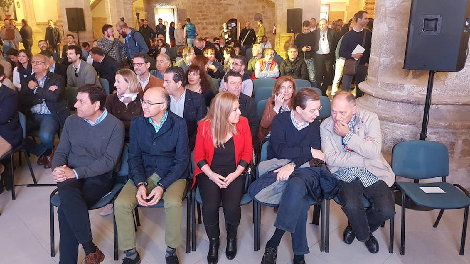 Personalidades del mundo de la política y la sociedad en la Fiesta de Villalar