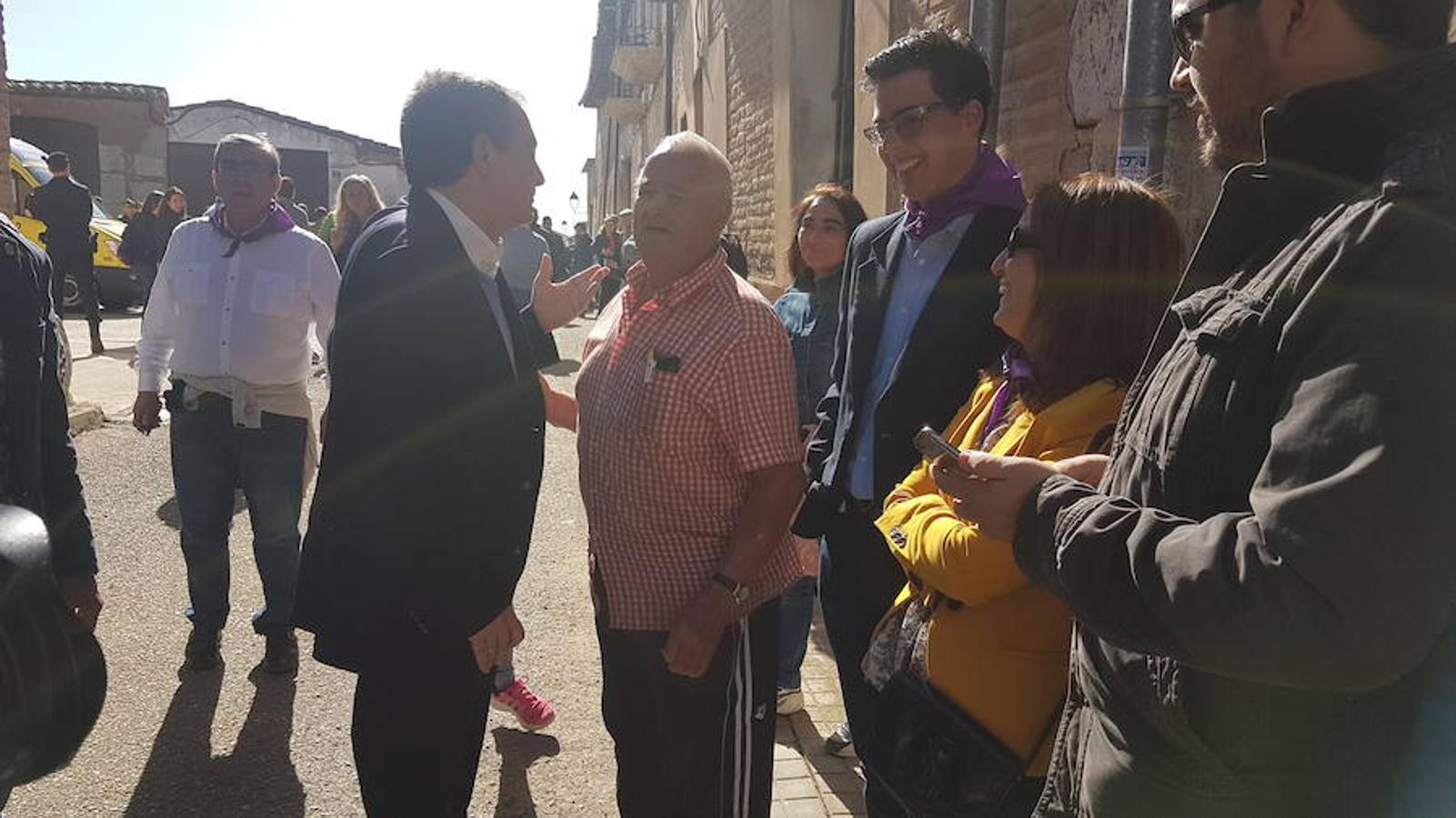 El expresidente Zapatero visita Villalar de los Comuneros en el Día de Castilla y León