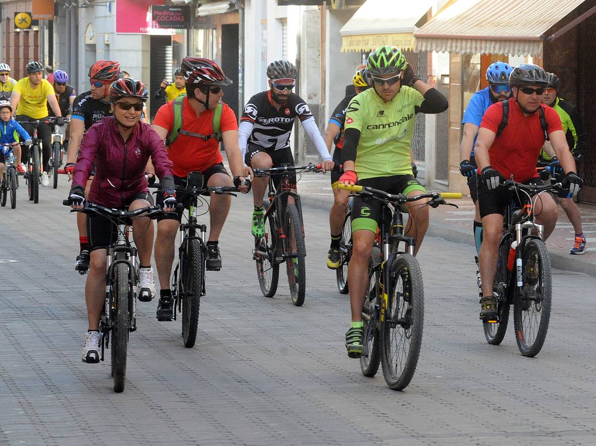 Marcha cicloturista organizada con motivo de la III Feria de Enoturismo de la Ruta del Vino de Rueda