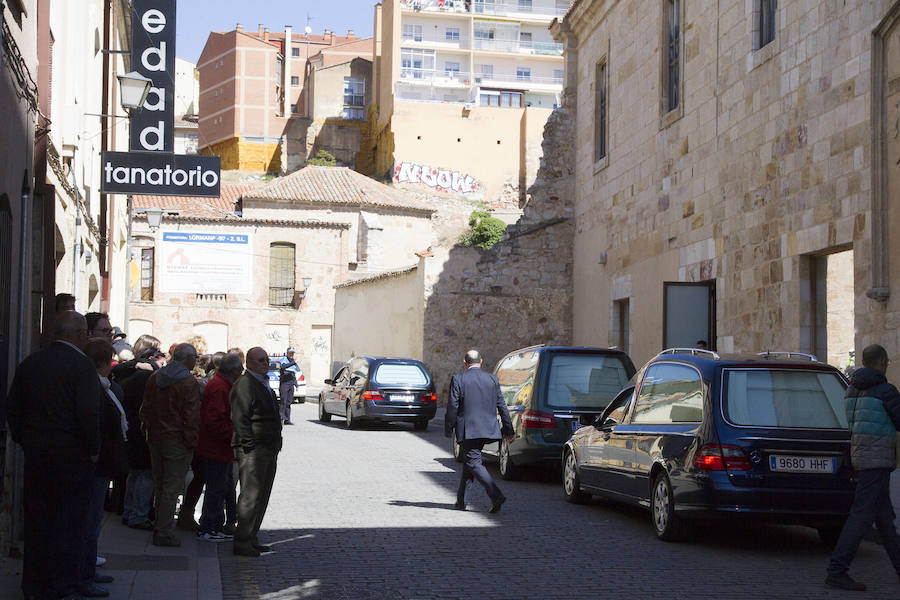 Los cuerpos de los montañeros zamoranos llegan al tanatorio