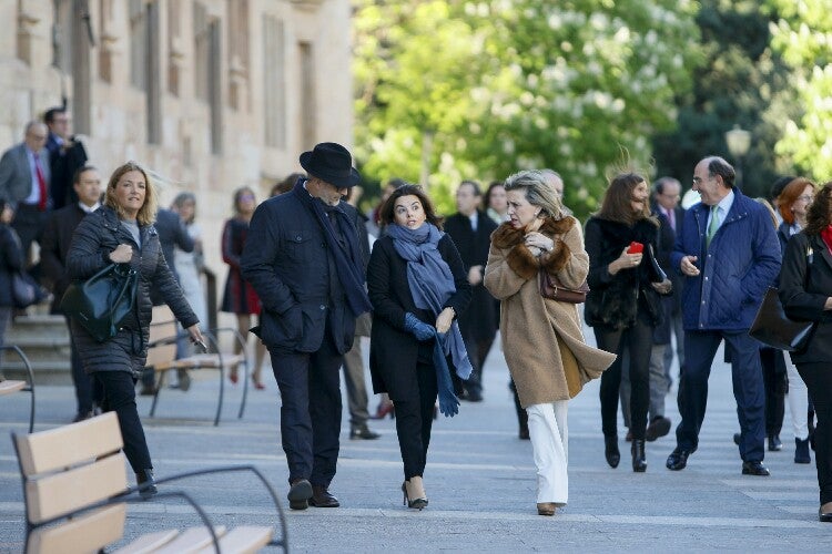 La vicepresidenta del Gobierno, Soraya Sáenz de Santamaría, inaugura la exposición de Miquel Barceló en Salamanca