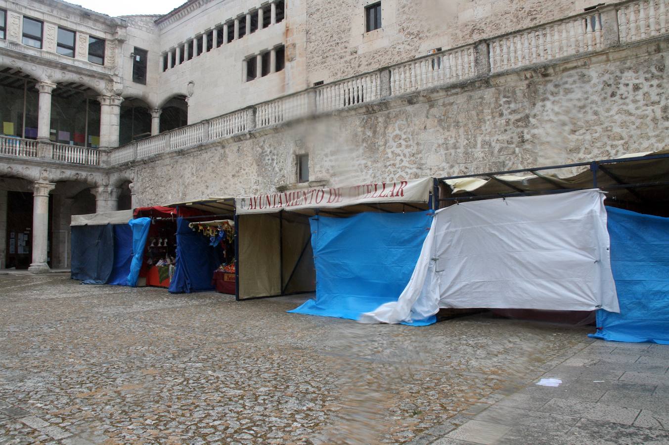 El mal tiempo merma el éxito de la Feria de Cuellar