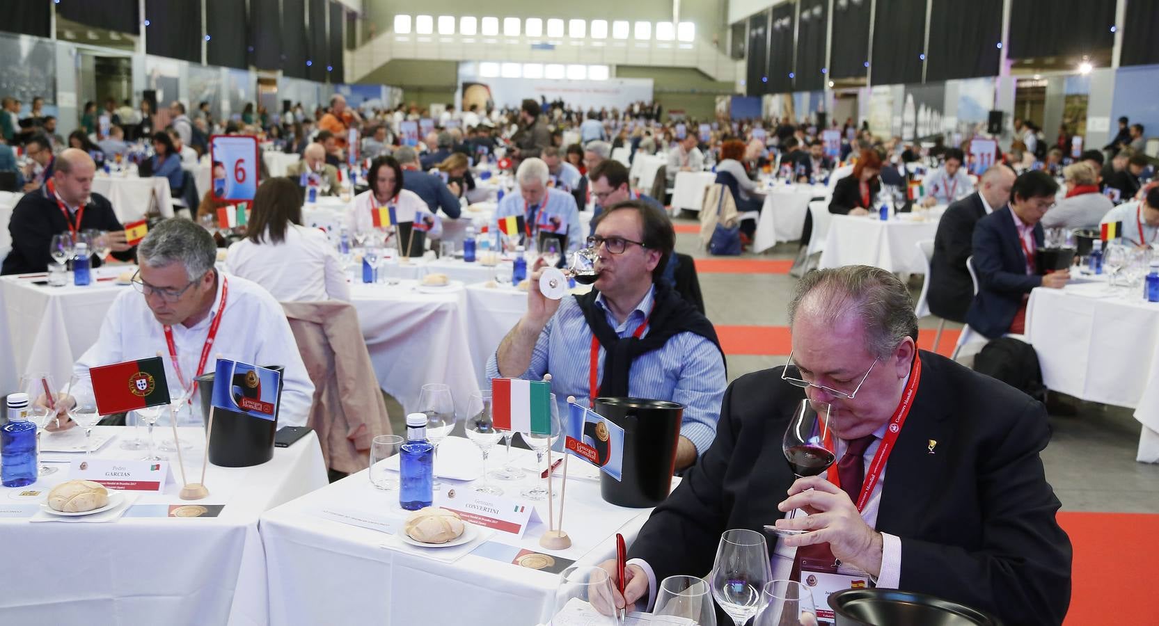 Arrancan en la Feria Internacional de Valladolid las catas a ciegas del Concurso Mundial de Bruselas