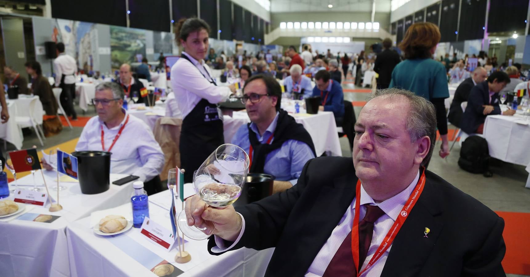 Arrancan en la Feria Internacional de Valladolid las catas a ciegas del Concurso Mundial de Bruselas