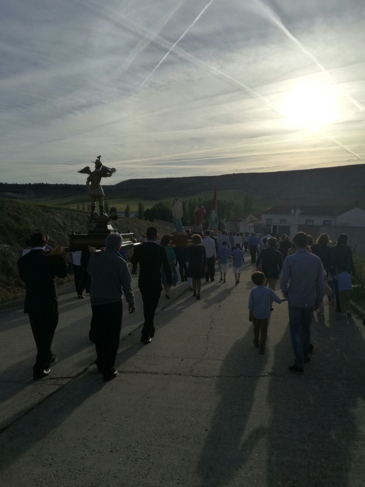 Los vecinos de Castrodeza honran a San Miguel