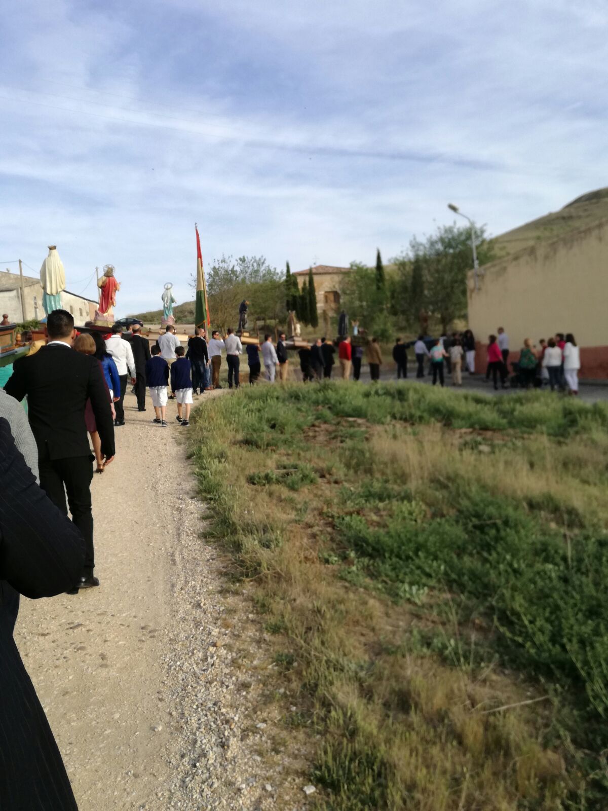 Los vecinos de Castrodeza honran a San Miguel