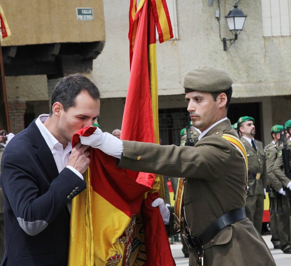 Paredes de Nava rinde honores a las Fuerzas Armadas (1/2)