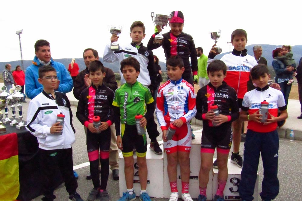 Gran jornada de ciclismo en El Barraco, con el XI Trofeo UCAV para escuelas