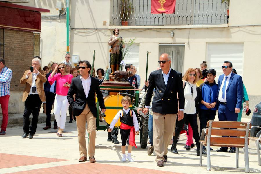 Danzas en Villaviudas en la fiesta de San Isidro
