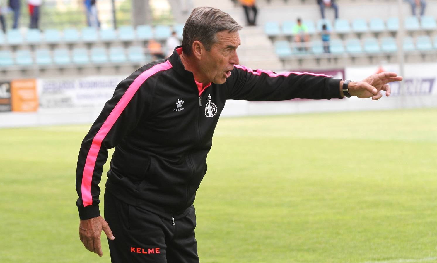 El Cristo Atlético da un recital de buen fútbol ante el Avilés (2-1)