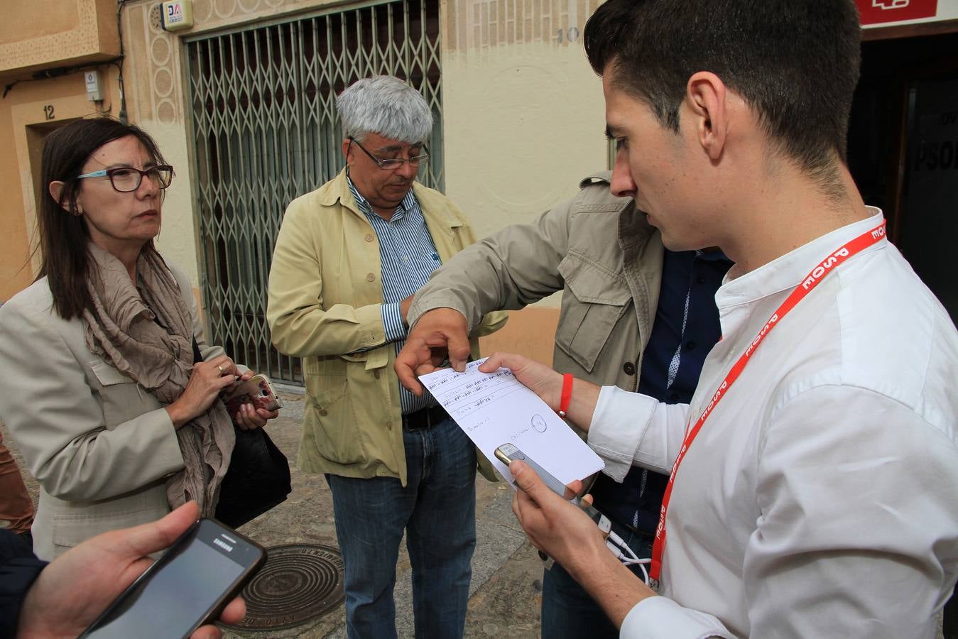 Los afiliados segovianos votan en las primarias del PSOE