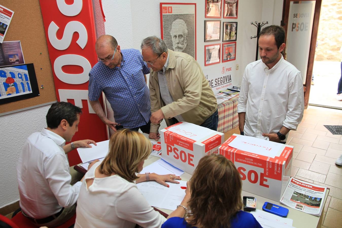 Los afiliados segovianos votan en las primarias del PSOE