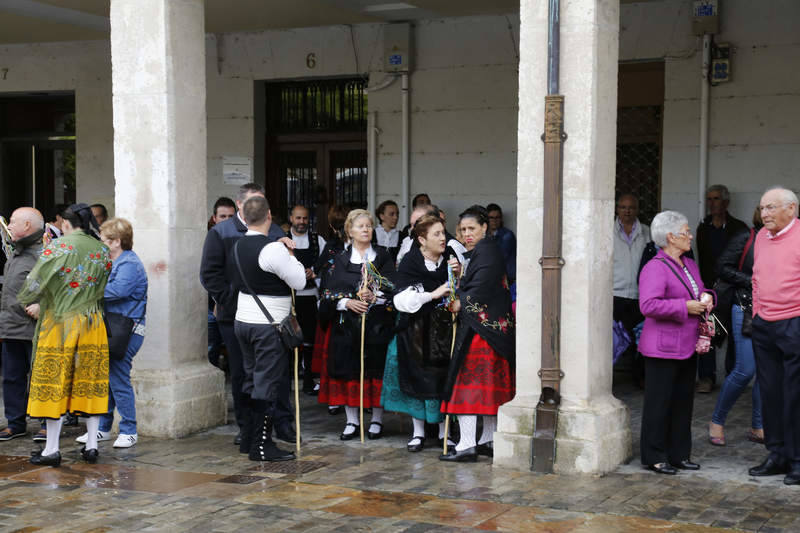 Festival de danzas y paseo por la Calle Mayor