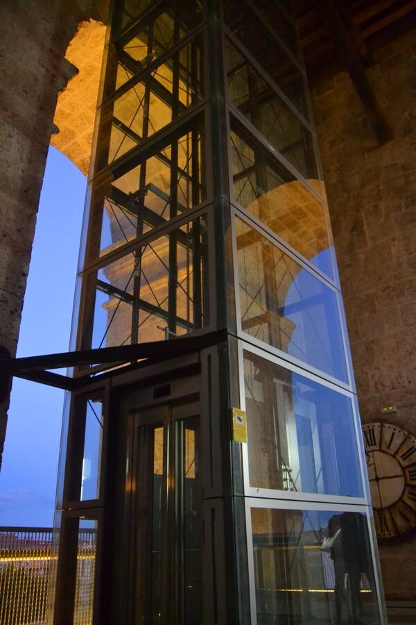 Visita a la torre de la Catedral de noche