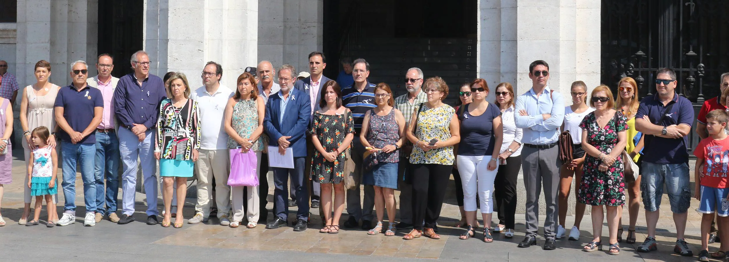 Minuto de silencio en Valladolid y en Pedrajas de San Esteban por la niña asesinada
