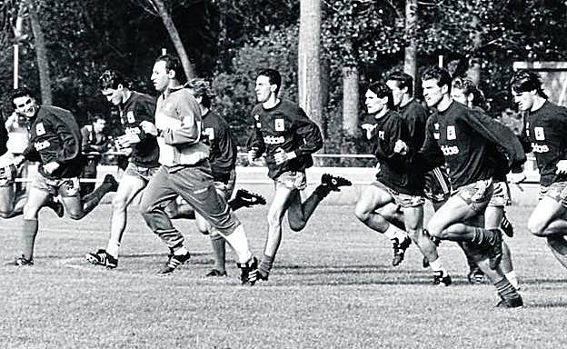 La selección española se ejercita en el campo cerverano. 