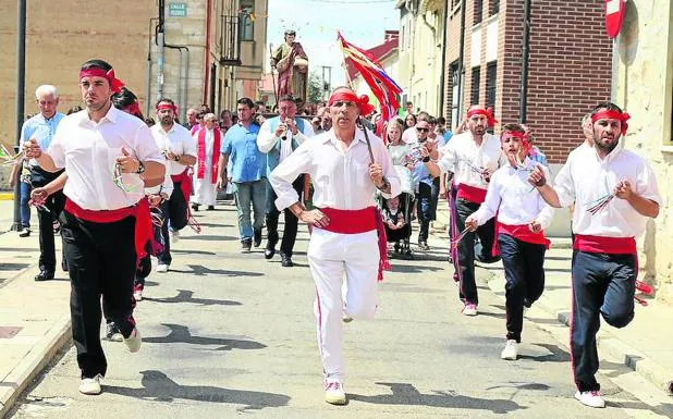 Los magazeños danzaron en honor a San Mamés.