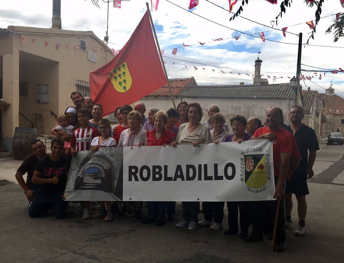 Los pueblos de Castrodeza, Velliza, Villán de Tordesillas y Robladillo se reúnen bajo la luna llena en el páramo de Torozos. 