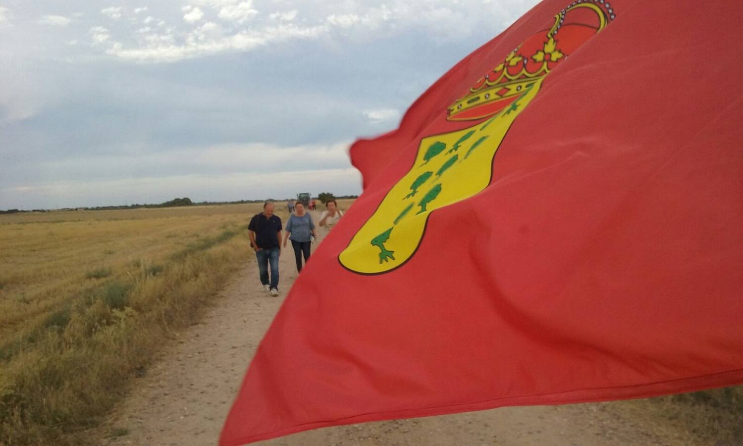 Los pueblos de Castrodeza, Velliza, Villán de Tordesillas y Robladillo se reúnen bajo la luna llena en el páramo de Torozos. 