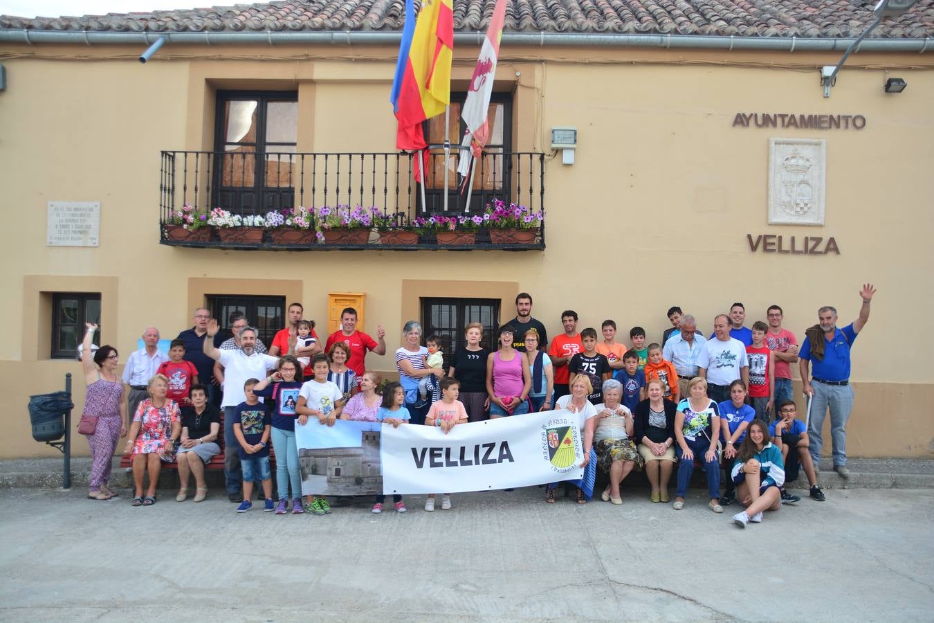 Los pueblos de Castrodeza, Velliza, Villán de Tordesillas y Robladillo se reúnen bajo la luna llena en el páramo de Torozos. 