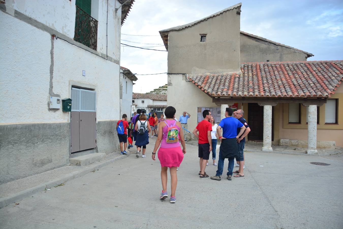 Los pueblos de Castrodeza, Velliza, Villán de Tordesillas y Robladillo se reúnen bajo la luna llena en el páramo de Torozos. 