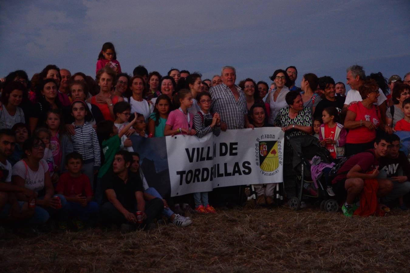 Los pueblos de Castrodeza, Velliza, Villán de Tordesillas y Robladillo se reúnen bajo la luna llena en el páramo de Torozos. 