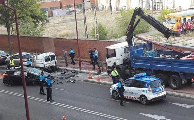 Imagen de los vehículos siniestrados en la avenida de Segovia.