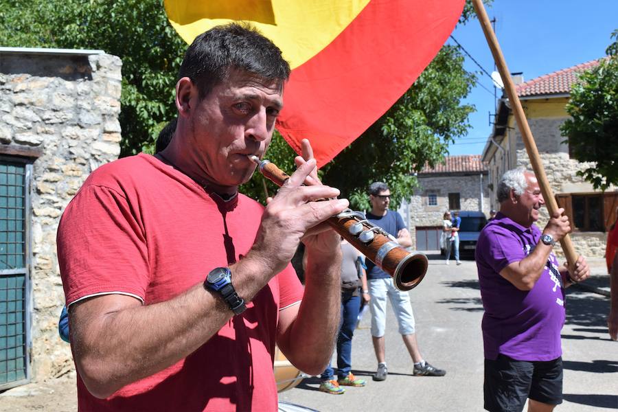 La localidad palentina celebró la fiesta de su patrón, San Lorenzo con un gran recorrido por las calles