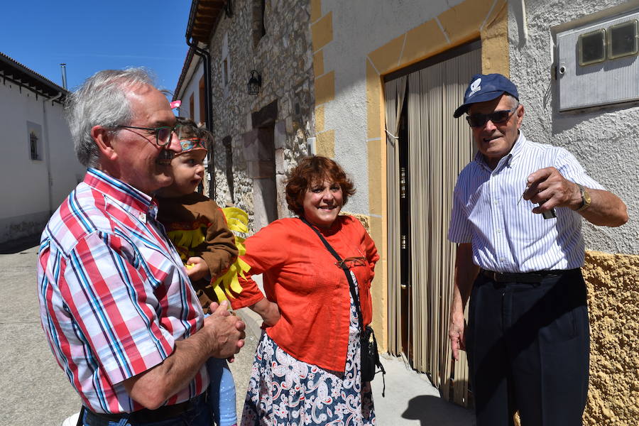 La localidad palentina celebró la fiesta de su patrón, San Lorenzo con un gran recorrido por las calles