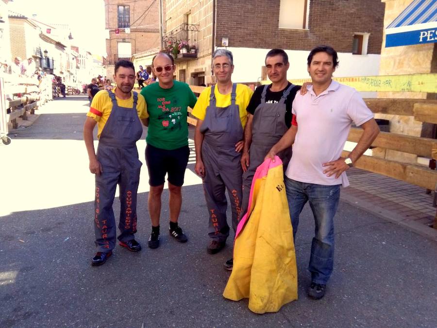 Torquemada vivió su jornada grande, con unos encierros que llevaron a las calles a jóvenes y mayores para disfrutar de los novillos. 