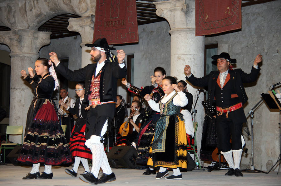 Jotas y presentación de la corregidora de Cuéllar