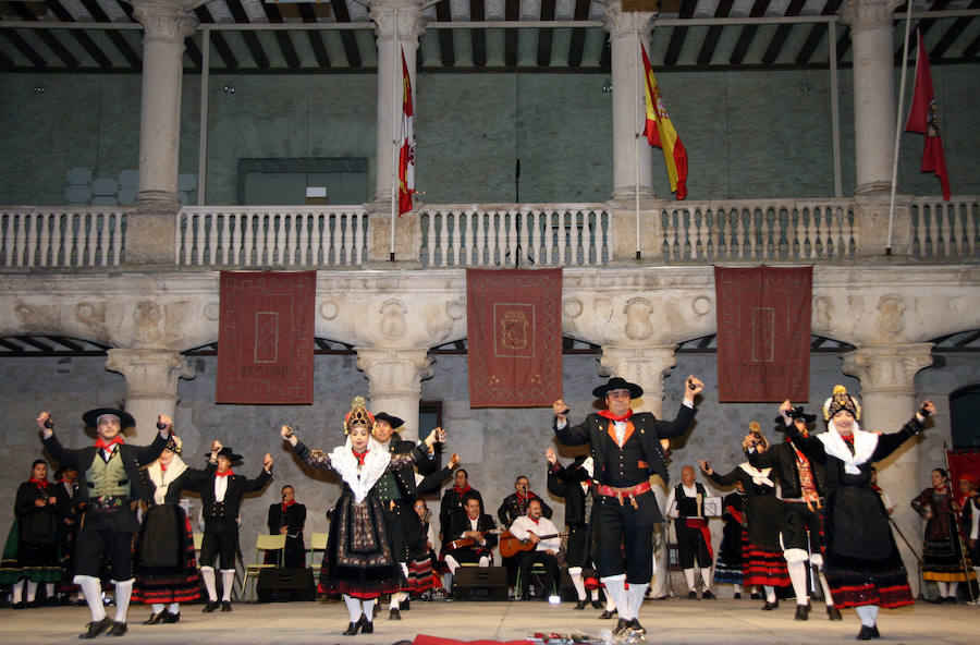Jotas y presentación de la corregidora de Cuéllar