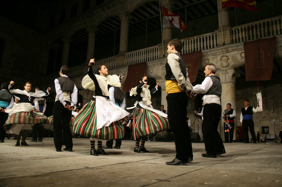 Jotas y presentación de la corregidora de Cuéllar