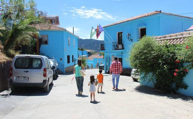 Otra familia de visita en la localidad.