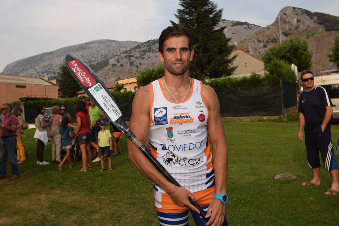 La competición contó con la participación de 320 palistas y 247 embarcaciones