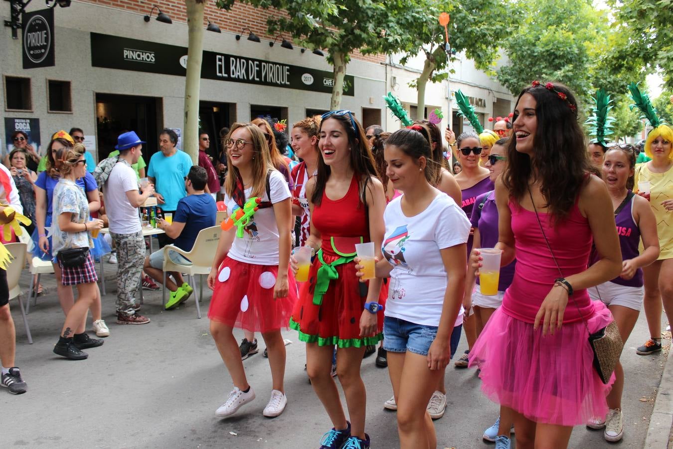 El vermú musical, basado en un concurso de disfraces de temática libre, es uno de los eventos que goza de más éxitos