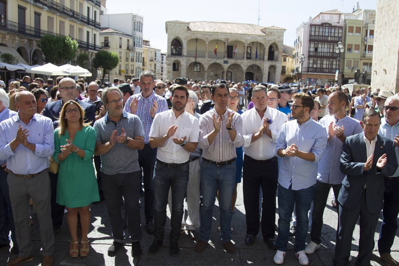 Concentración silenciosa en la Plaza Mayor de Zamora por los atentados de Cataluña
