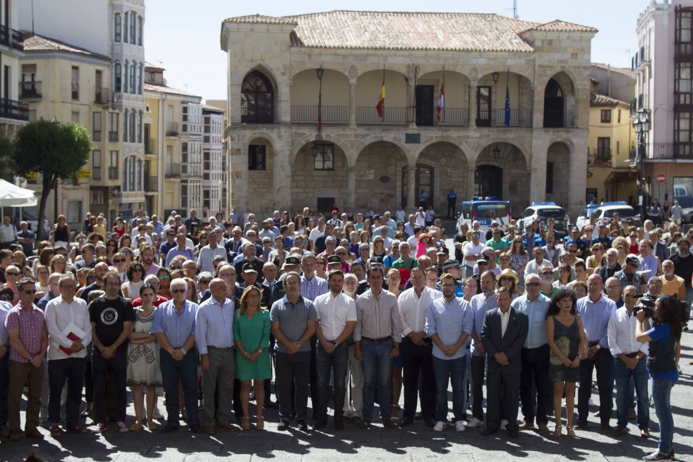 Concentración silenciosa en la Plaza Mayor de Zamora por los atentados de Cataluña